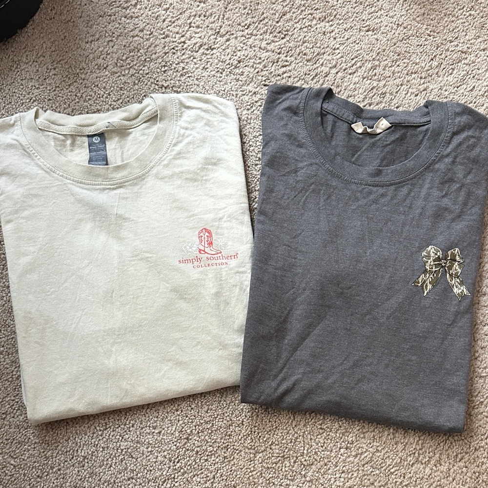 Simply Southern Men's Cream and Gray Tees